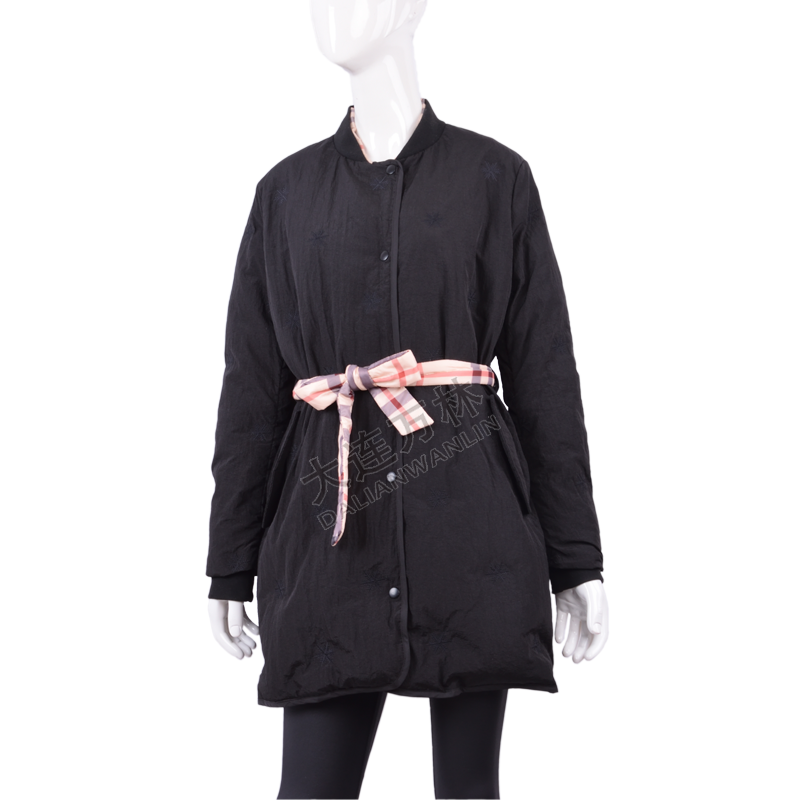 女款轻薄绣花羽绒服