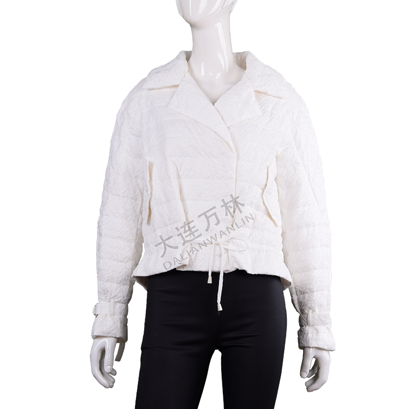 女士白色翻领薄款棉服